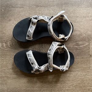 Teva Women’s Black and White sandals